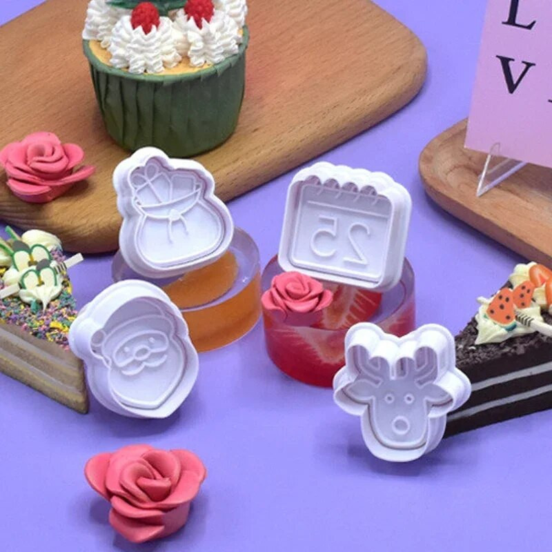 4 vnt kalėdinių sausainių pjaustyklės, šventinio vakarėlio biskvito formos animacinis filmas Kalėdų senelio briedžio sniego senelio formos fondanto torto dekoravimui kepimo reikmenys