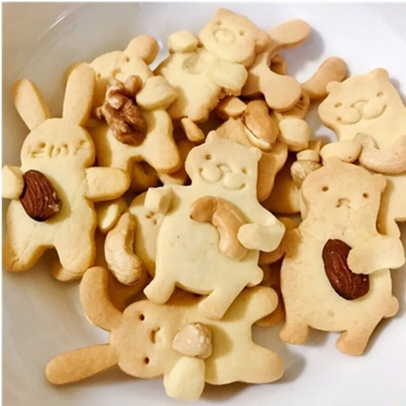 Mieli sausainių pjaustytuvai Įrankiai Animaciniai filmukai Meškiukas Triušis Katė Kiaulės forma Sausainių pjaustyklė Forma Tešlos pyragas Formos kepimas Dekoravimo įrankiai Kalėdos