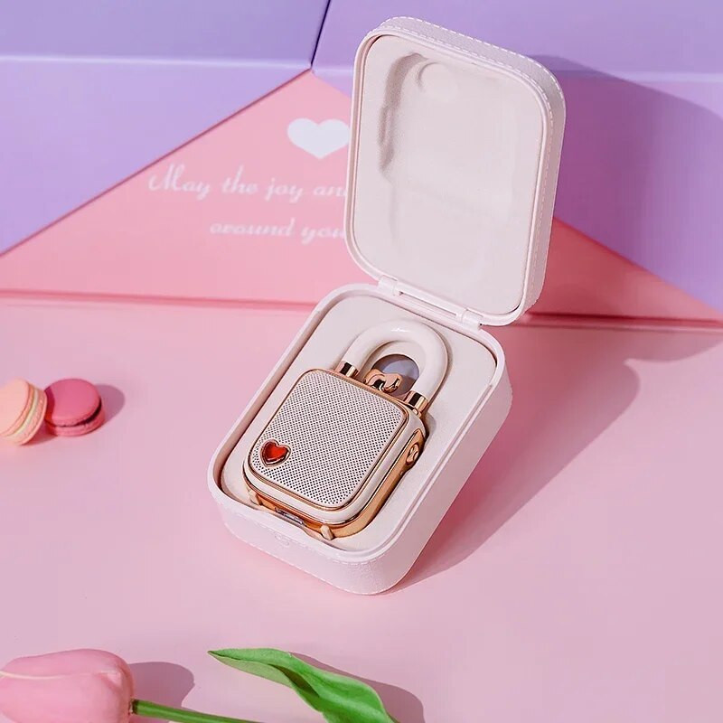 Mini hordozható Lovelock zsebhangszóró Eredeti vezeték nélküli Bluetooth hangszóró rögzítő TWS csatlakozással születésnapi egyedi ajándékhoz