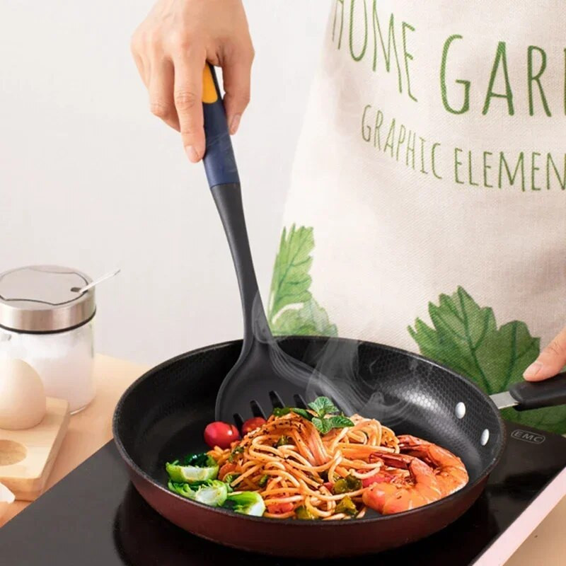 11 tk silikoonist köögitarvete komplekt Segamispiludega serveerimislabida kleepumatu kuumuskindel köök Küpsetamiseks segades tühjenduslusikad