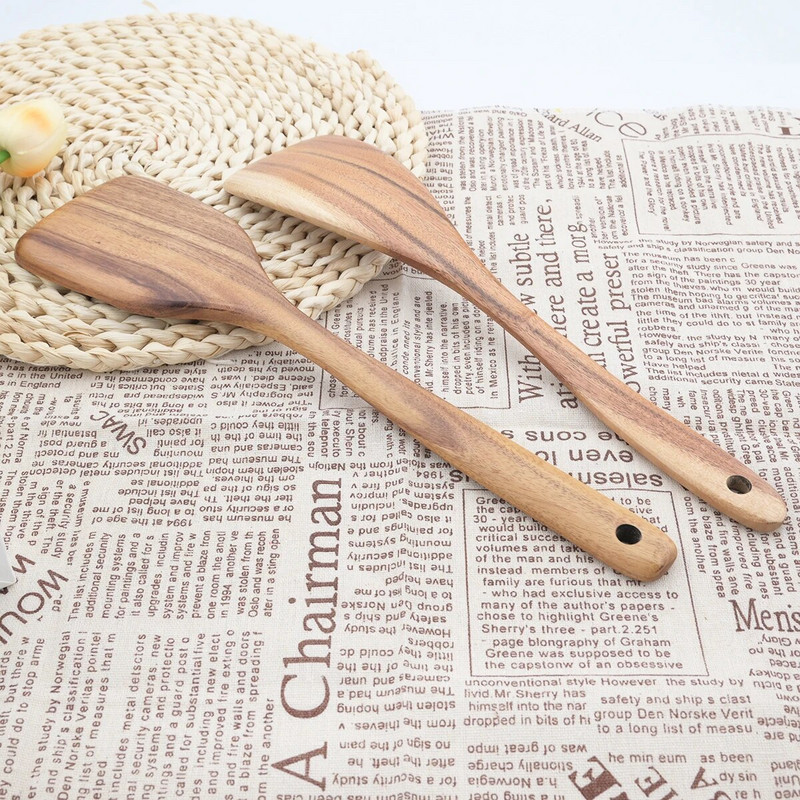 Természetes fából készült konyhai eszközök