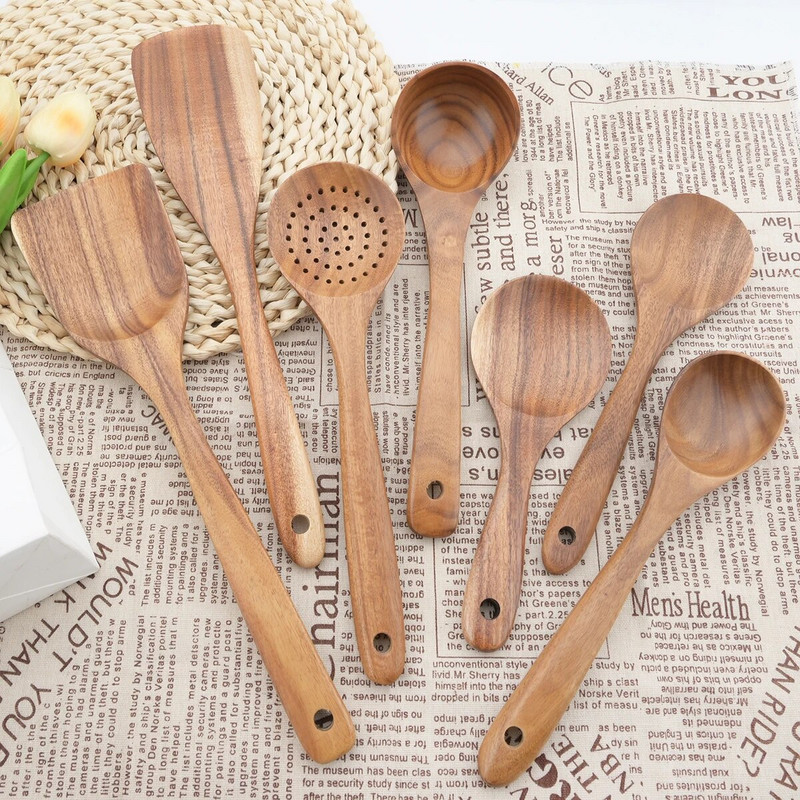 Természetes fából készült konyhai eszközök