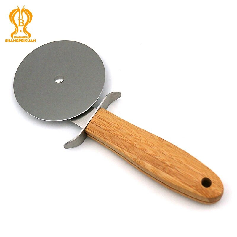 SHANGPEIXUAN Pizza Kerekes vágó Forgó Pizza Szeletelő Rozsdamentes Acél Pizza Kerekes Kés csúszásmentes fa nyéllel