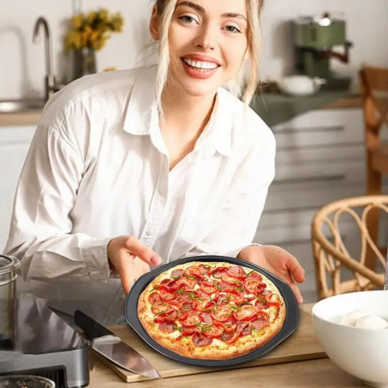 Pizza serpenyő sütőhöz Pizza tepsi 14 hüvelykes sütőlapos szénacél sütőedény perforált lyukakkal Tapadásmentes pizzatepsi